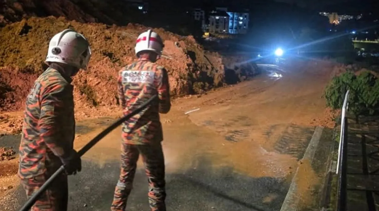 TANAH RUNTUH: LALUAN MASUK APARTMEN PUNCAK ARABELLA DIBUKA SEMULA